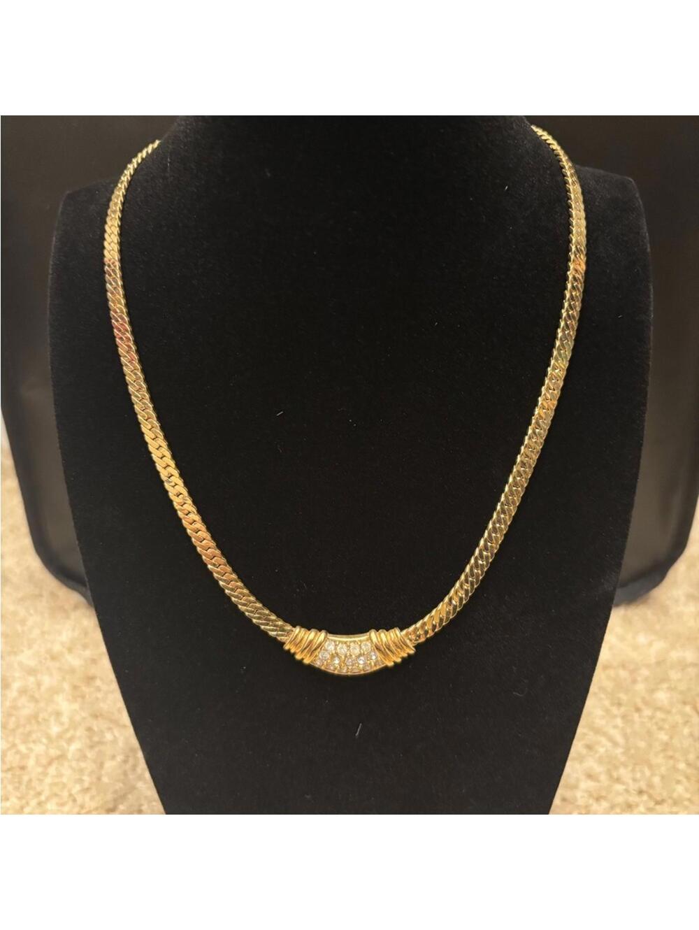 Elegant Gold Necklace with Crystal Accents